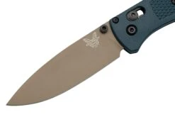 Benchmade Bugout 535FE-05 Crater Blue Grivory, Flat Dark Earth Cerakote, Couteau De Poche -Nitecore Soldes Boutique BE535FE 05 03 benchmade