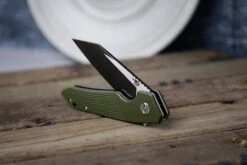 Bestech Barracuda BG15B-2 Black Stonewash Satin, Green G10, Couteau De Poche -Nitecore Soldes Boutique BHBG15B 2 20 sfeerfoto