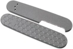 Daily Customs 91.2 Honeycomb 2D Pattern, Titanium P10011756 Plaquettes Pour Victorinox