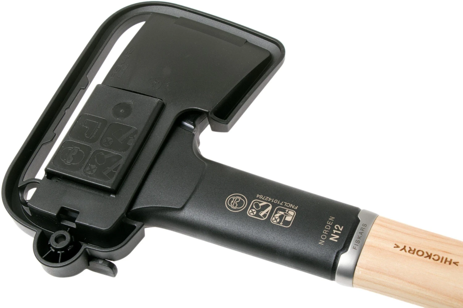 Hache Merlin Fiskars Norden N12 + Aiguiseur 8 Hache Merlin Fiskars Norden N12 + Aiguiseur – Image 6