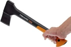 Hache Universelle Fiskars X10 -Nitecore Soldes Boutique F121440 07 fiskars bijl x10 v2015 f121440 07