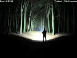 Fenix LR35R Lampe De Poche Rechargeable, 10.000 Lumens 19 Fenix LR35R Lampe De Poche Rechargeable, 10.000 Lumens -Nitecore Soldes Boutique Fenix20LR35R20Beamshot20Koen20van20der20Jagt