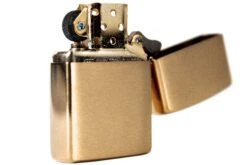Knivesandtools Zippo Brass Brushed Knife, Bronze, Briquet -Nitecore Soldes Boutique KTZPBRASSKNIFE 03 zippo knivesandtools