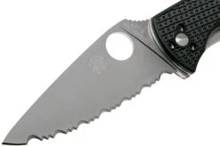 Spyderco Tenacious Lightweight C122SBK FRN Serrated Couteau De Poche -Nitecore Soldes Boutique SPC122SBK 03 spyderco