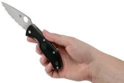 Spyderco Tenacious Lightweight C122SBK FRN Serrated Couteau De Poche -Nitecore Soldes Boutique SPC122SBK 08 spyderco