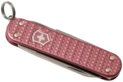 Victorinox Classic SD Precious Alox, Gentle Rose 0.6221.405G Couteau Suisse -Nitecore Soldes Boutique VT0 6221 405G 04 victorinox