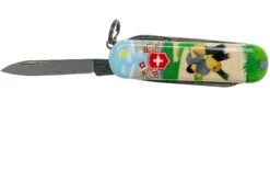 Victorinox Classic SD Swiss Wrestling Limited Edtion 2020 0-6223-L2009 Couteau Suisse -Nitecore Soldes Boutique VT0 6223 L2009 03 victorinox