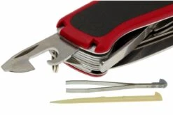 Victorinox Rangergrip 174 Handyman Rouge-noir 0.9728.WC Couteau Suisse -Nitecore Soldes Boutique VT0 9728 WC 03 victorinox rangergrip 174 handyman vt0 9728 wc d3