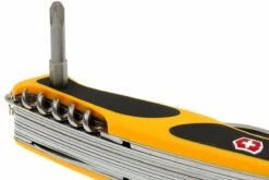 Victorinox Rangergrip Boatsman Jaune-noir 0.9798.MWC8 Couteau Suisse -Nitecore Soldes Boutique VT0 9798 MWC8 05 victorinox rangergrip boatsman vt0 9798 mwc8 d5